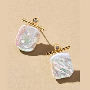 Anthropologie NWT Iridescent Pearl Post Gold Earrings